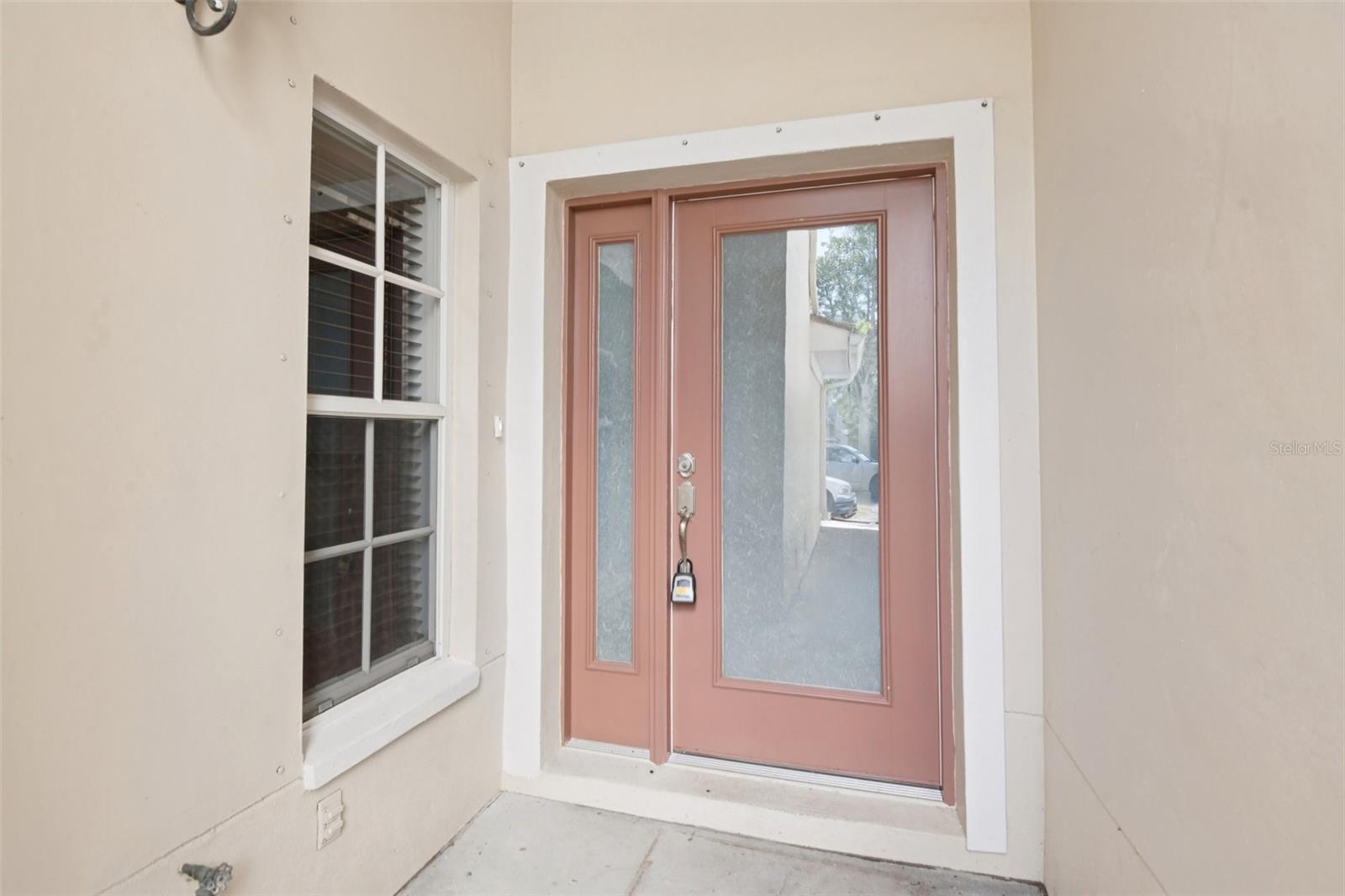 300 VALENCIA CIR — photo 5