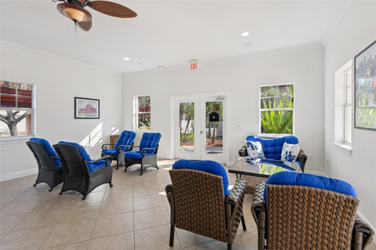 300 VALENCIA CIR — photo 45