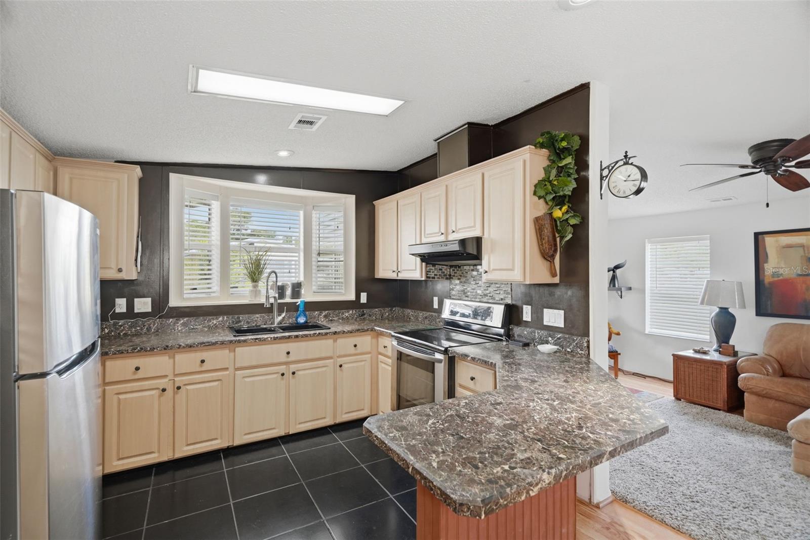 6907 AMERICANA DR NE #101 — photo 7