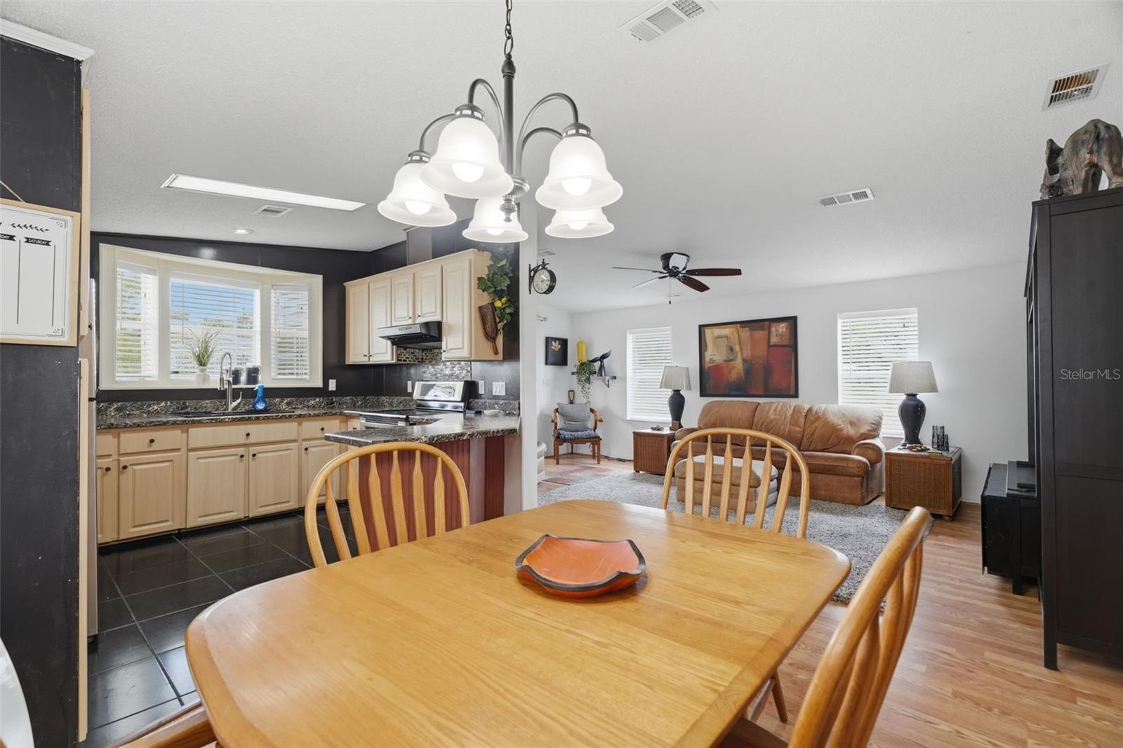 6907 AMERICANA DR NE #101 — photo 9