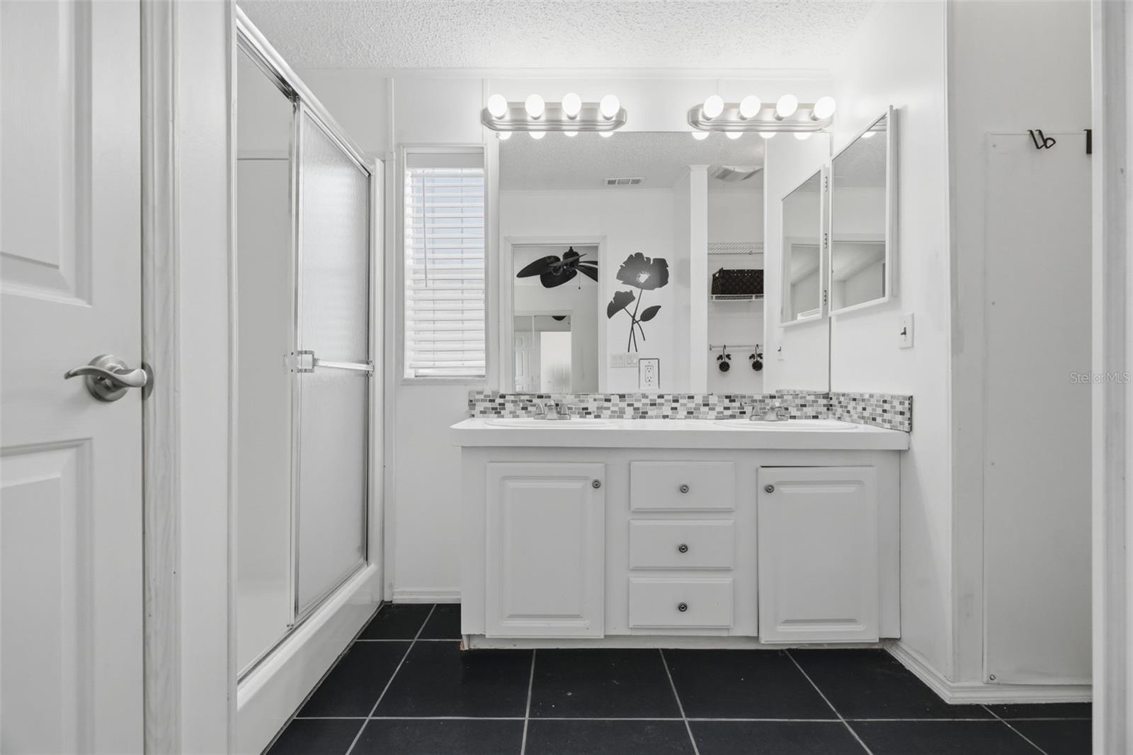 6907 AMERICANA DR NE #101 — photo 24