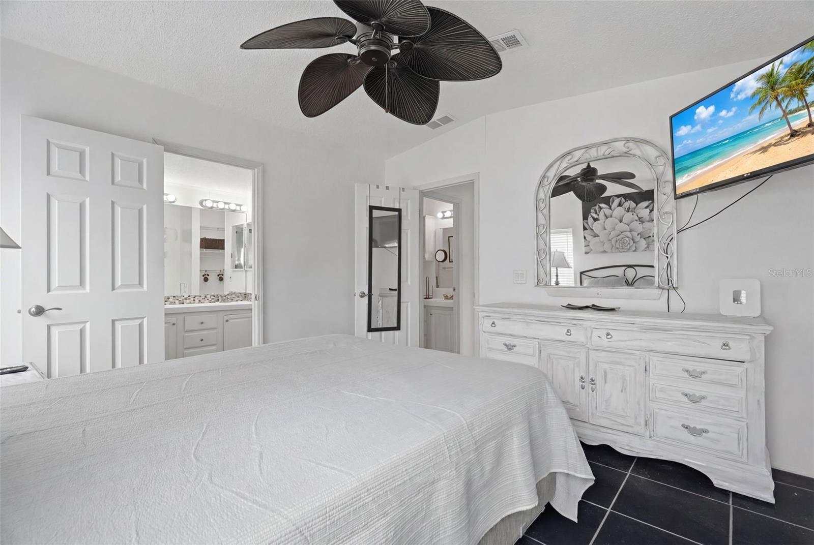 6907 AMERICANA DR NE #101 — photo 23