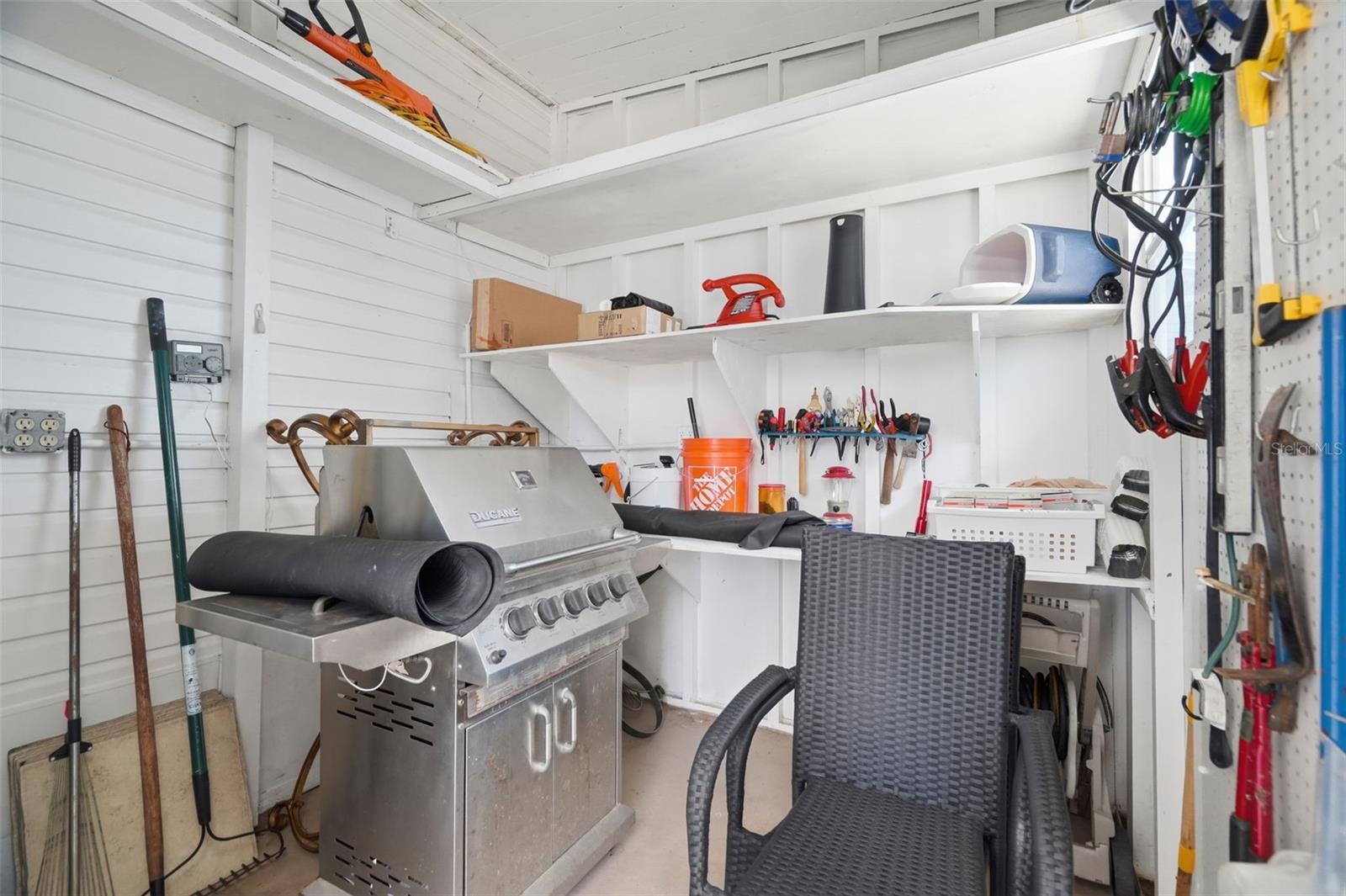6907 AMERICANA DR NE #101 — photo 29