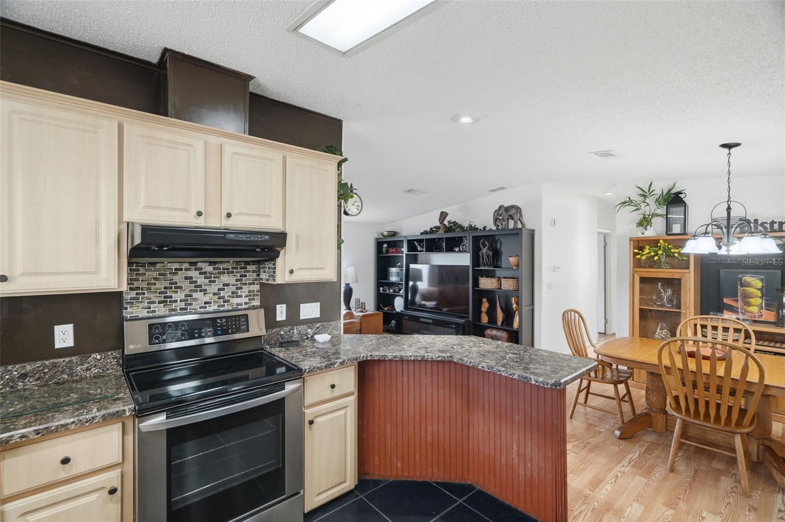 6907 AMERICANA DR NE #101 — photo 15