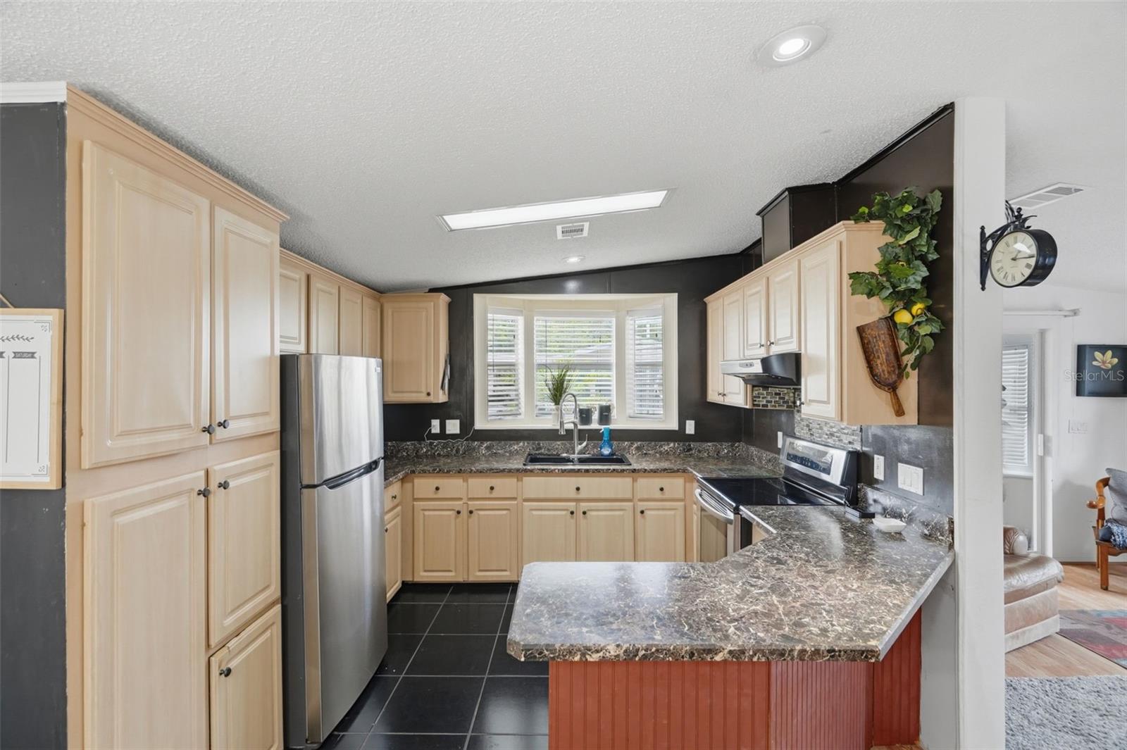 6907 AMERICANA DR NE #101 — photo 5