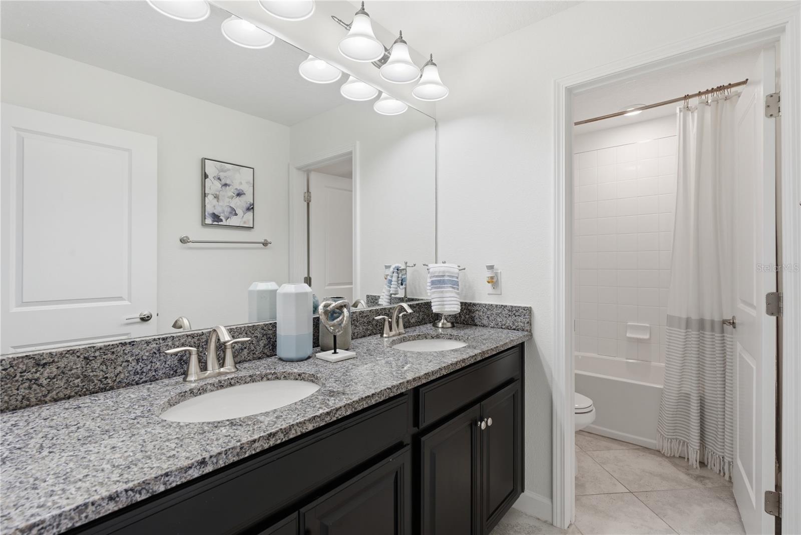 8960 SHADYSIDE LN — photo 32
