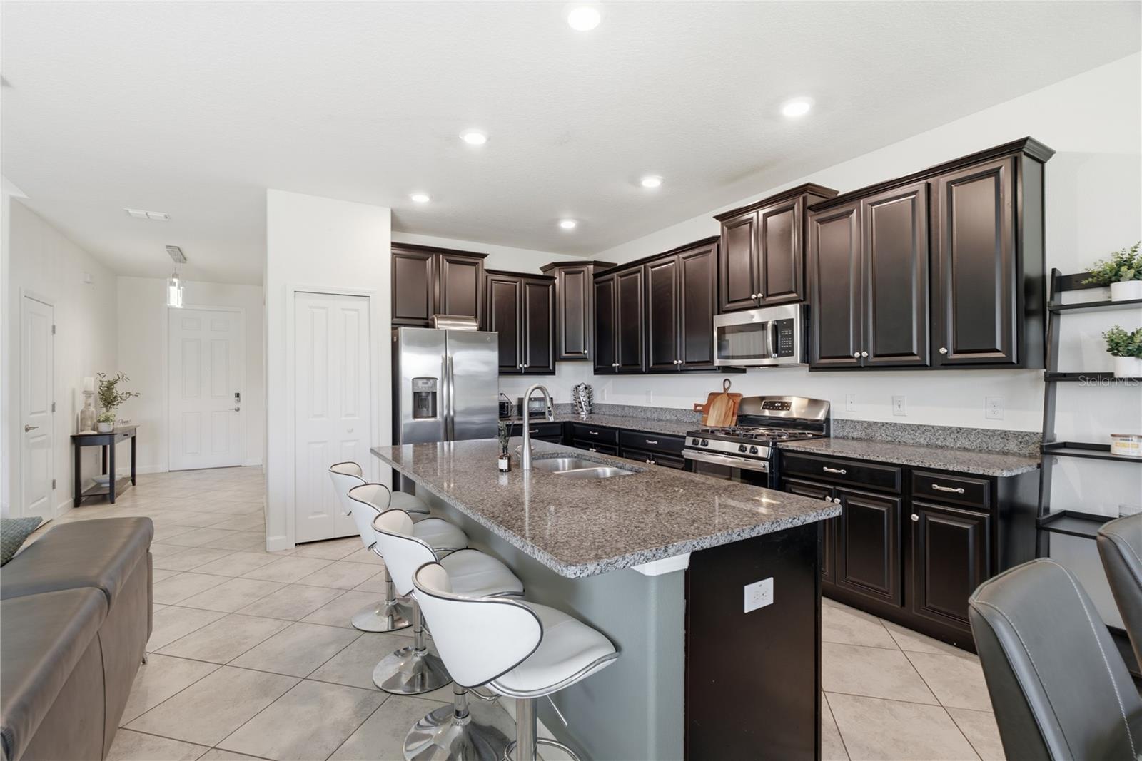 8960 SHADYSIDE LN — photo 17