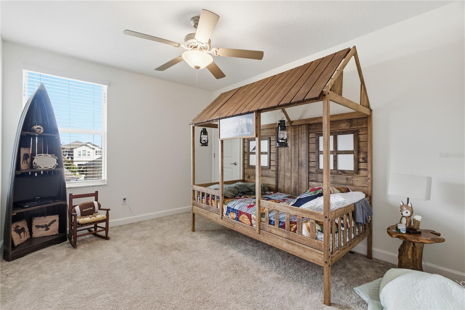 8960 SHADYSIDE LN — photo 31