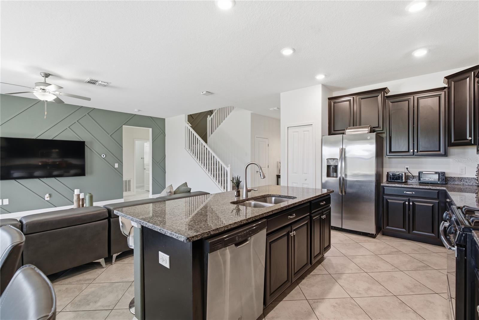 8960 SHADYSIDE LN — photo 20