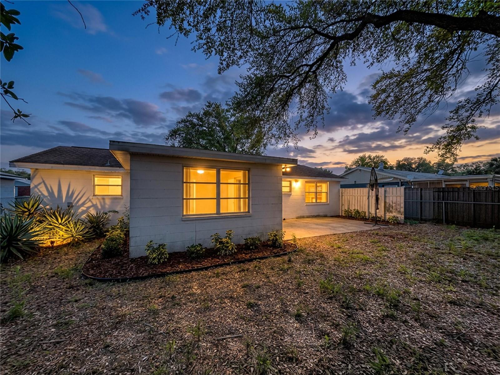 9741 LAMANTIN DR — photo 3