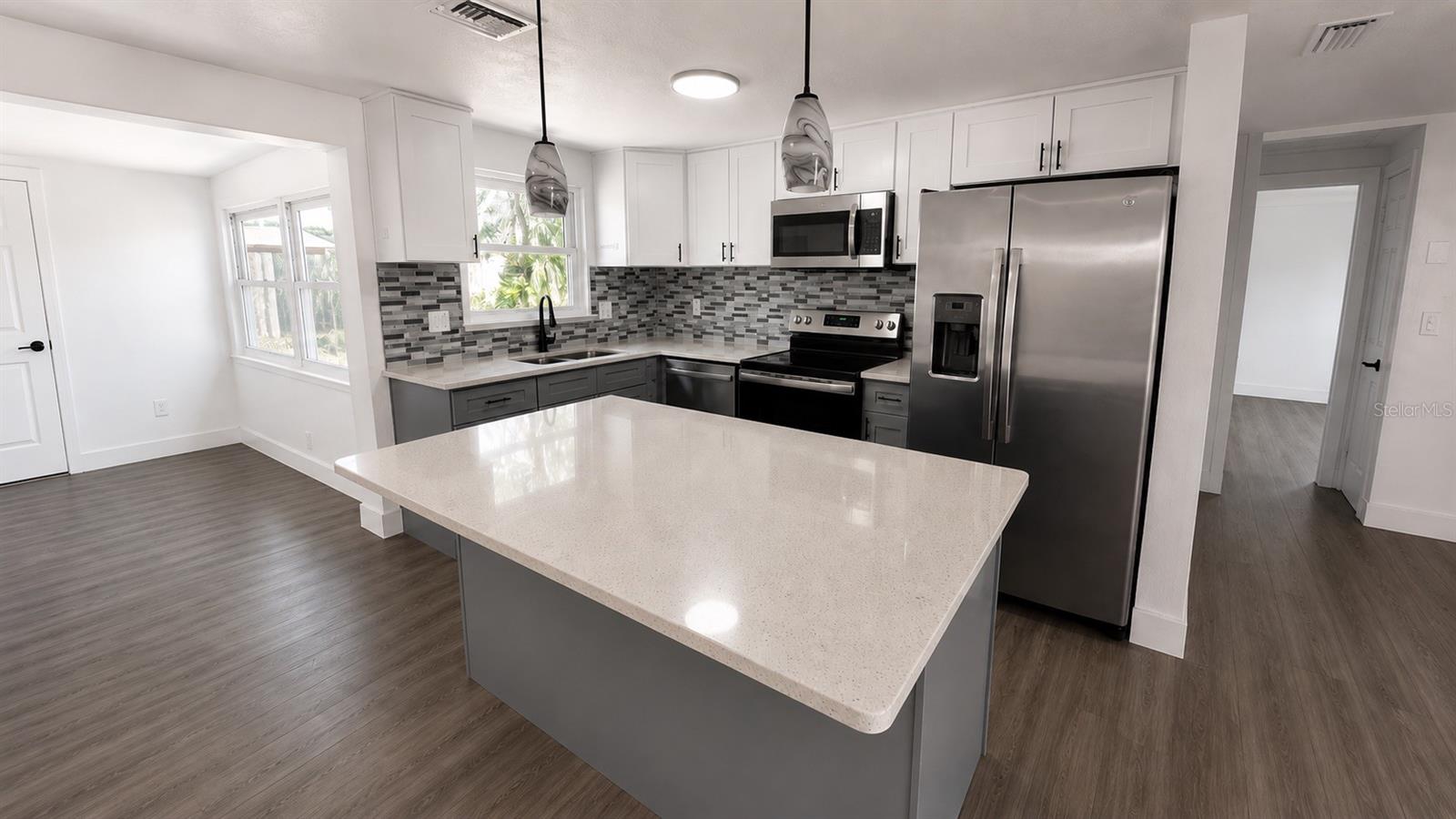 4803 GUARDIAN AVE — photo 4