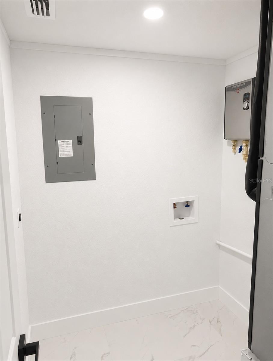 4803 GUARDIAN AVE — photo 8