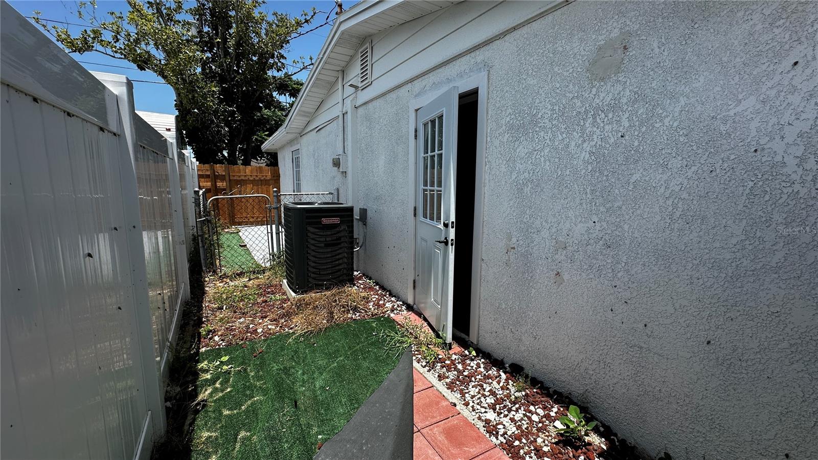 4803 GUARDIAN AVE — photo 19