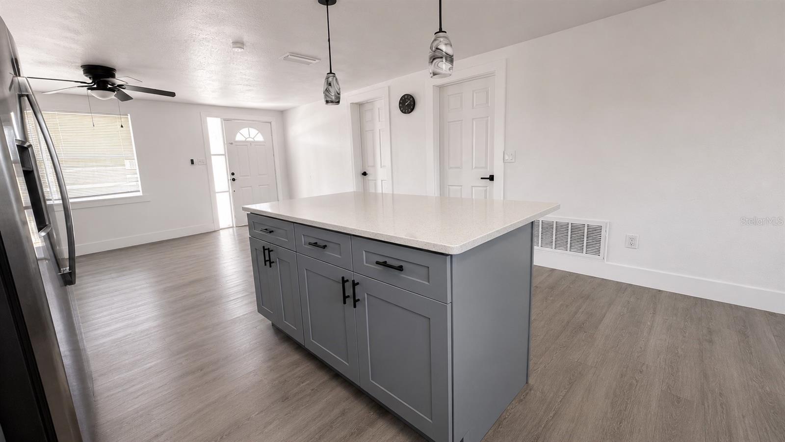 4803 GUARDIAN AVE — photo 5