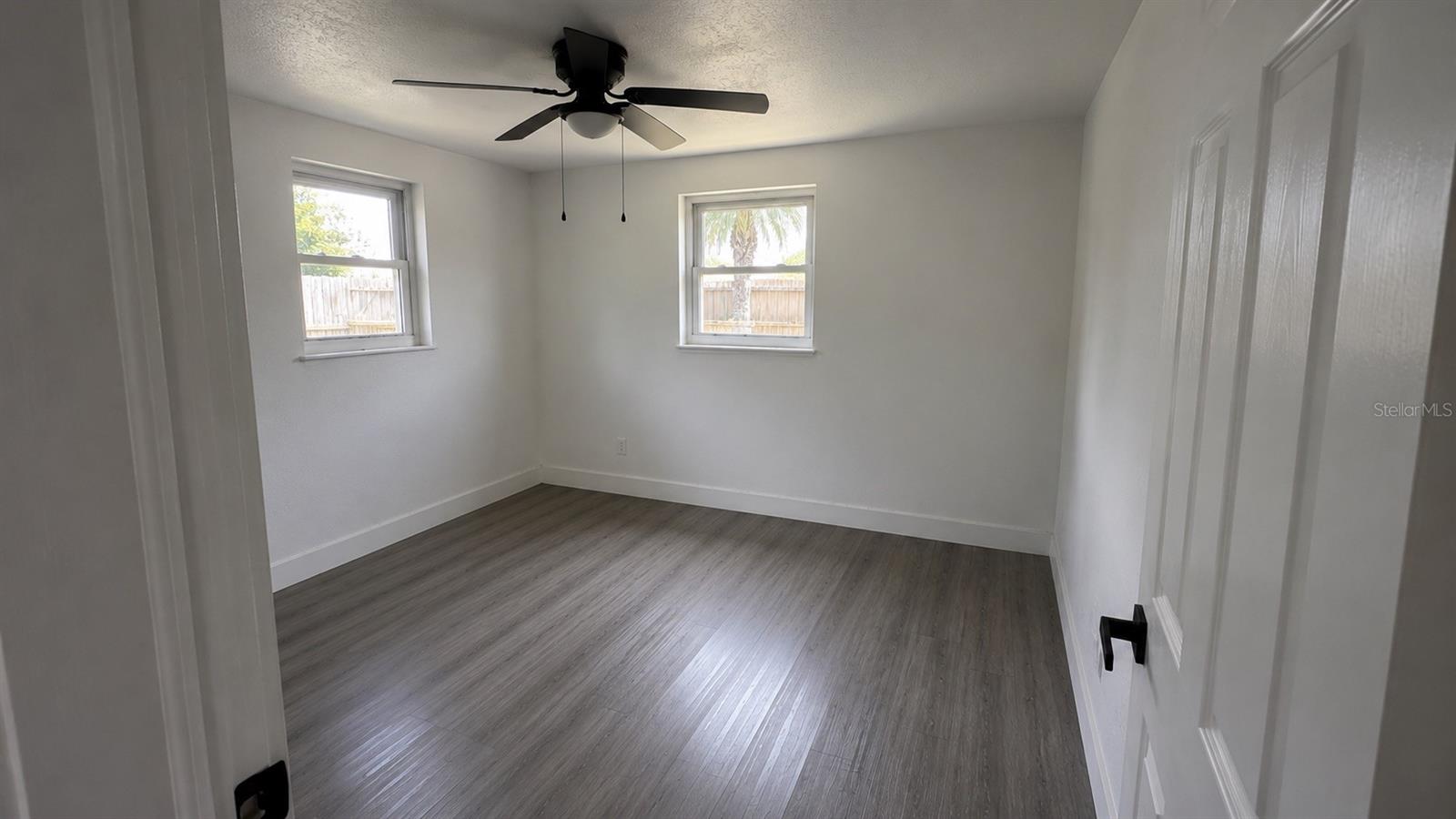 4803 GUARDIAN AVE — photo 12