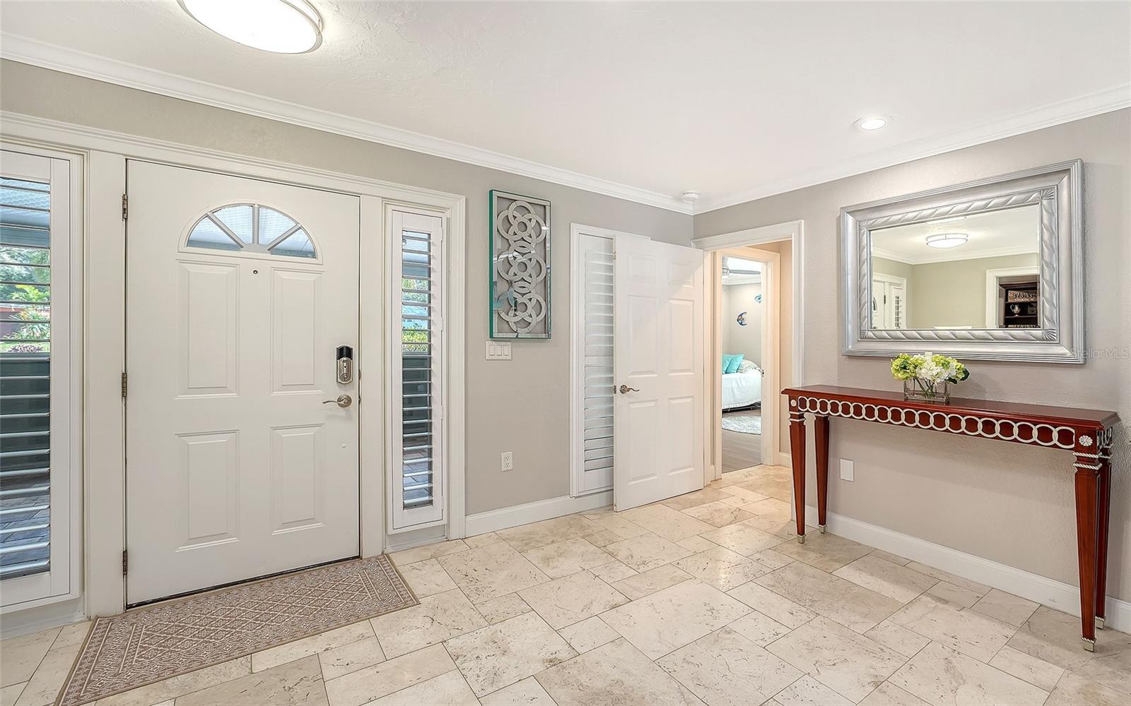 121 HOLLY AVE — photo 10