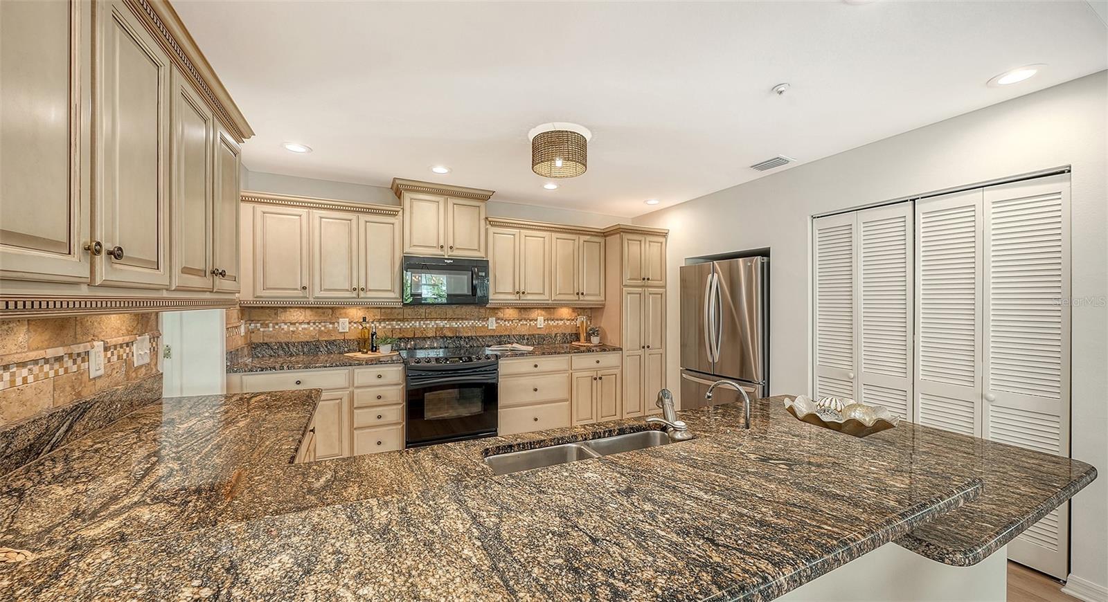 771 MARBURY LN — photo 21