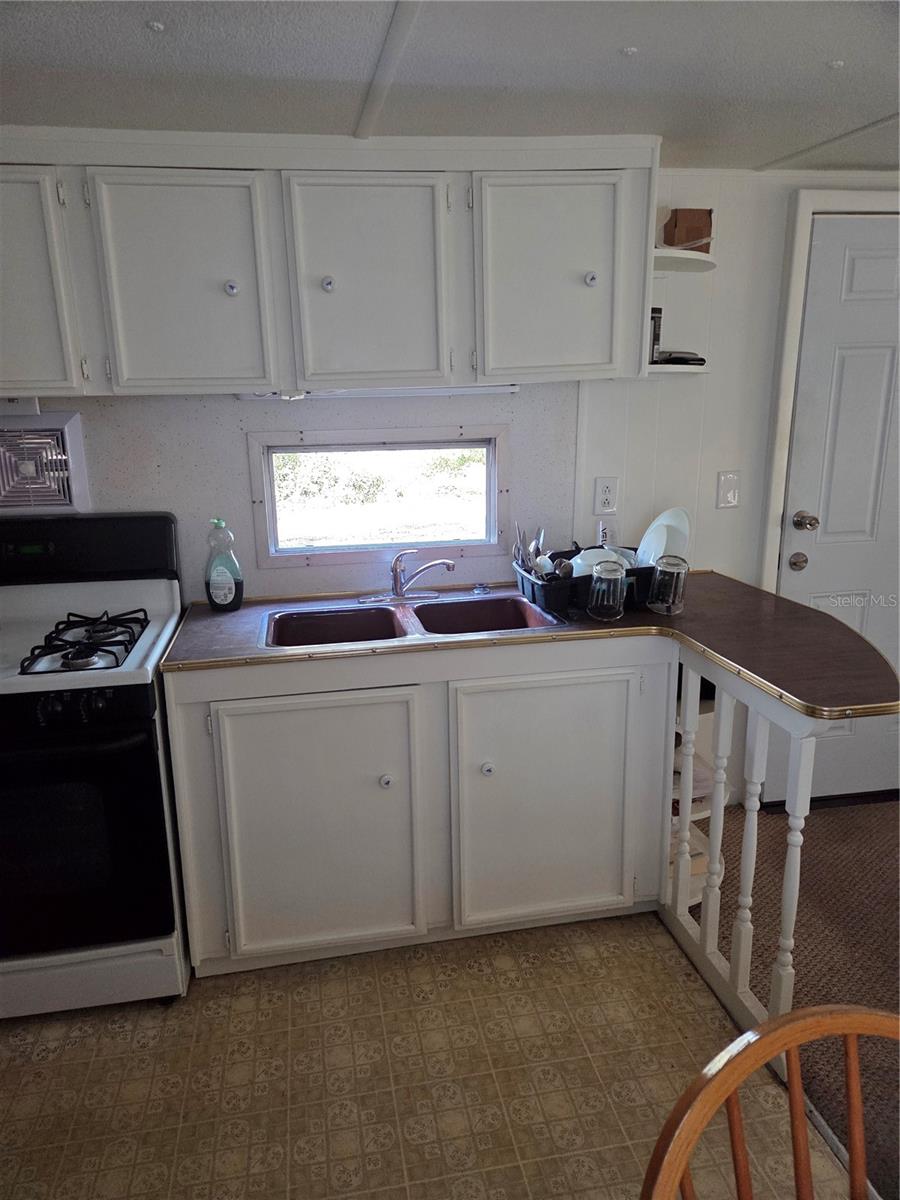 12503 AVERY RD — photo 3