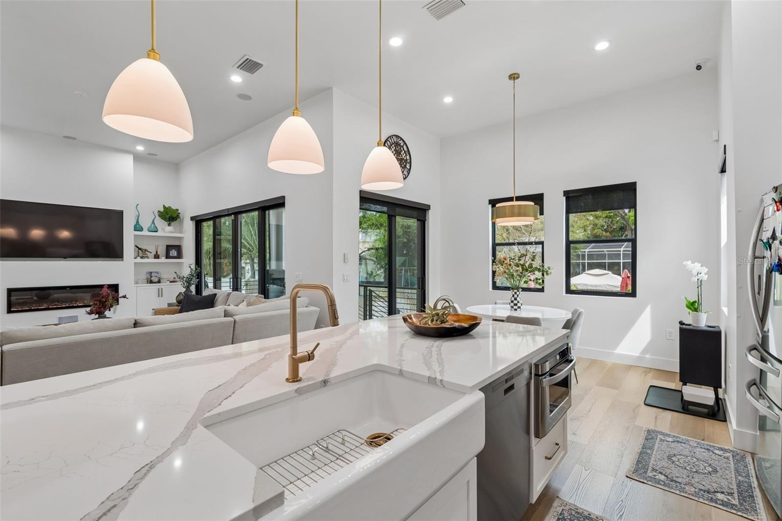 5410 BAYSHORE BLVD — photo 32