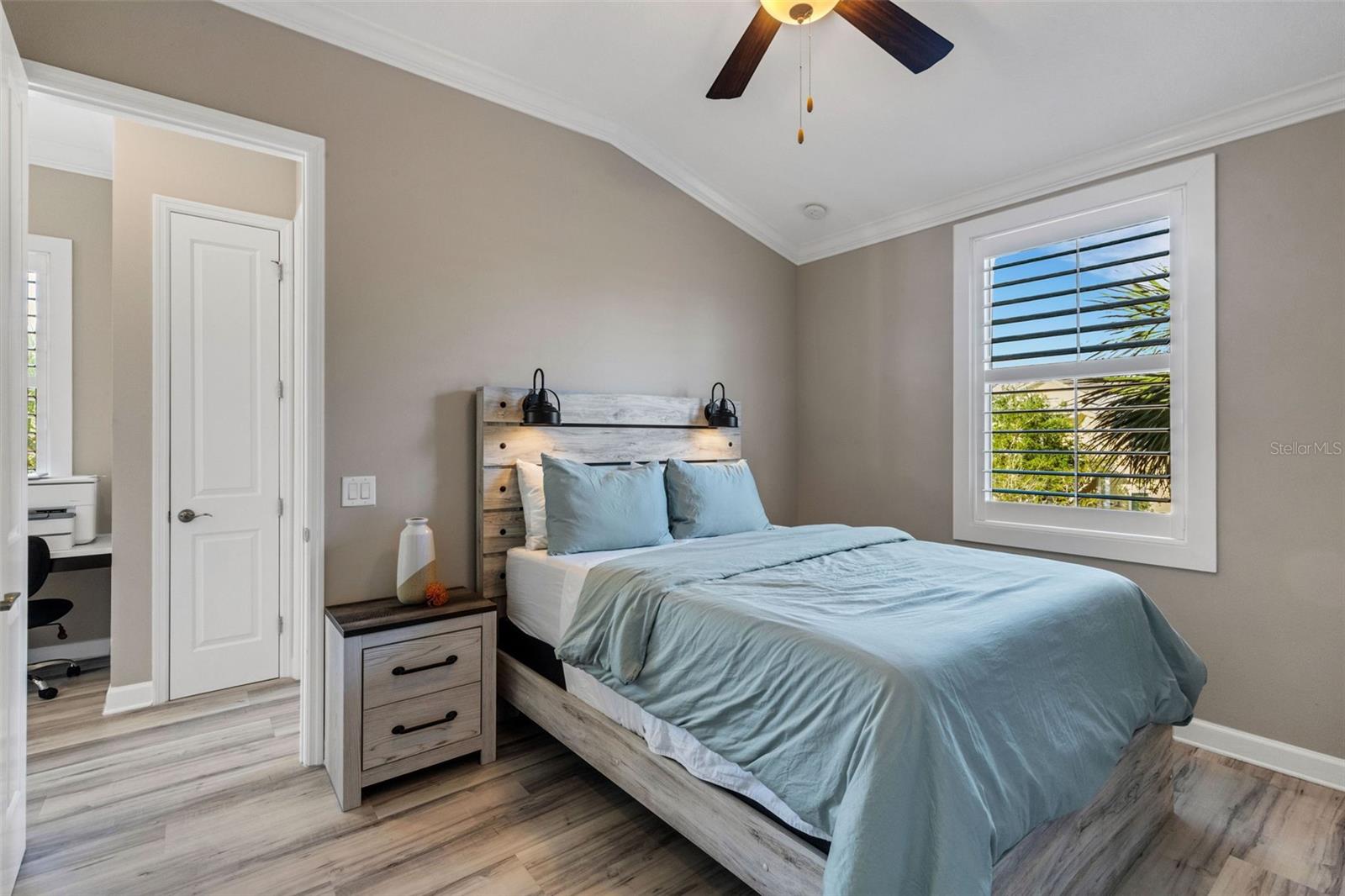 289 SAPPHIRE LAKE DR #202 — photo 27