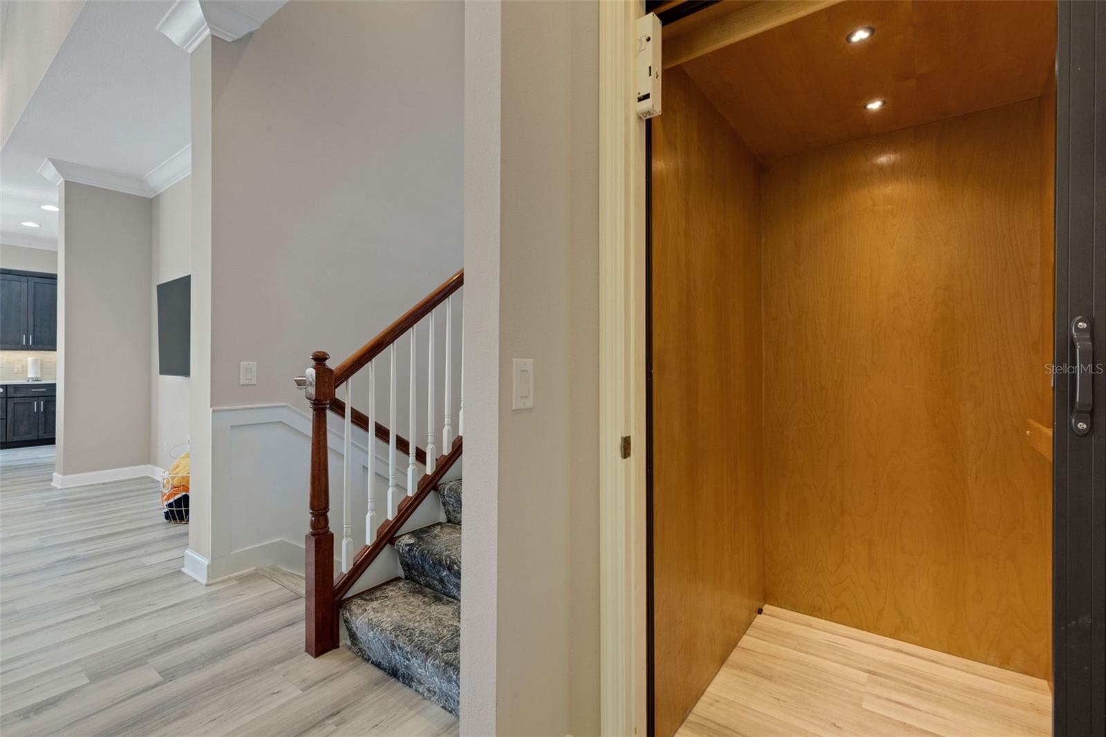 289 SAPPHIRE LAKE DR #202 — photo 30