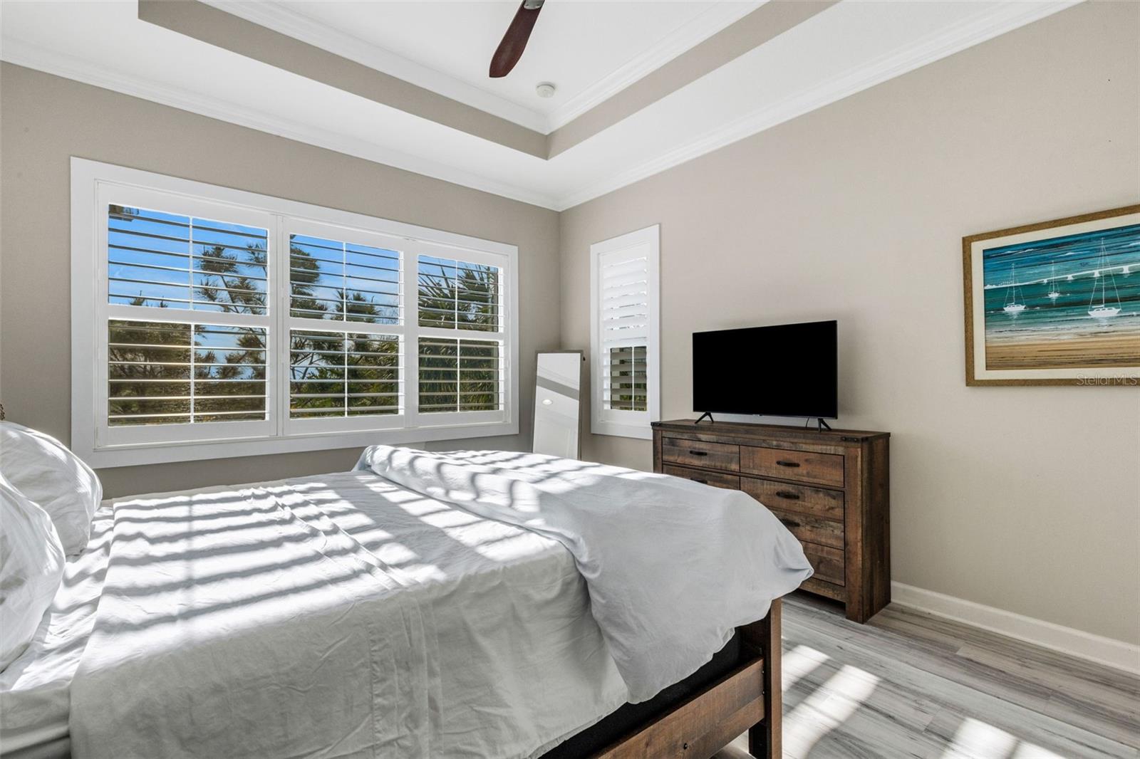 289 SAPPHIRE LAKE DR #202 — photo 20