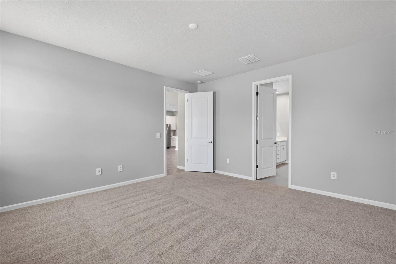 9243 AURELIA AVE — photo 15