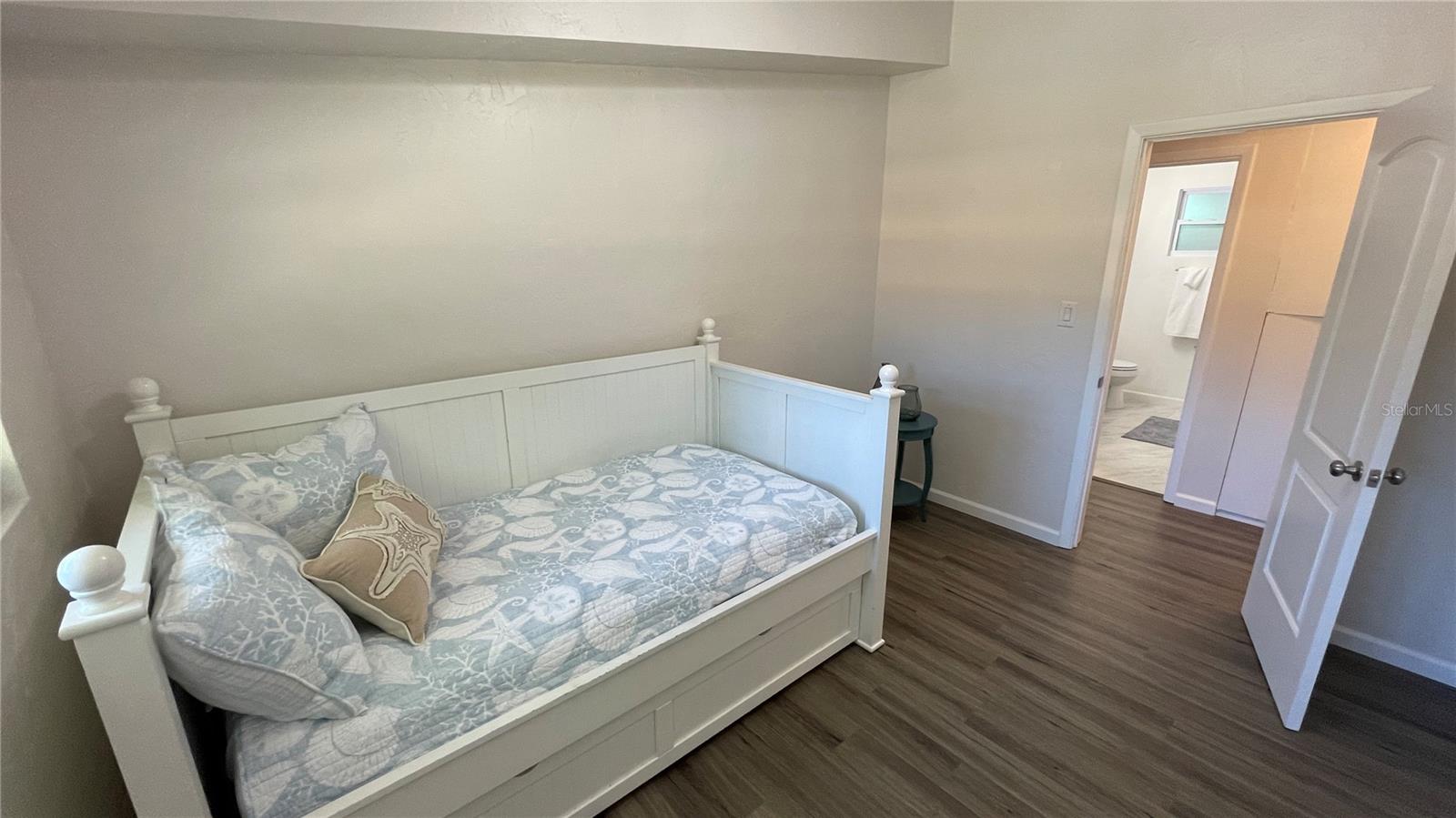 2504 S MILMAR DR — photo 23