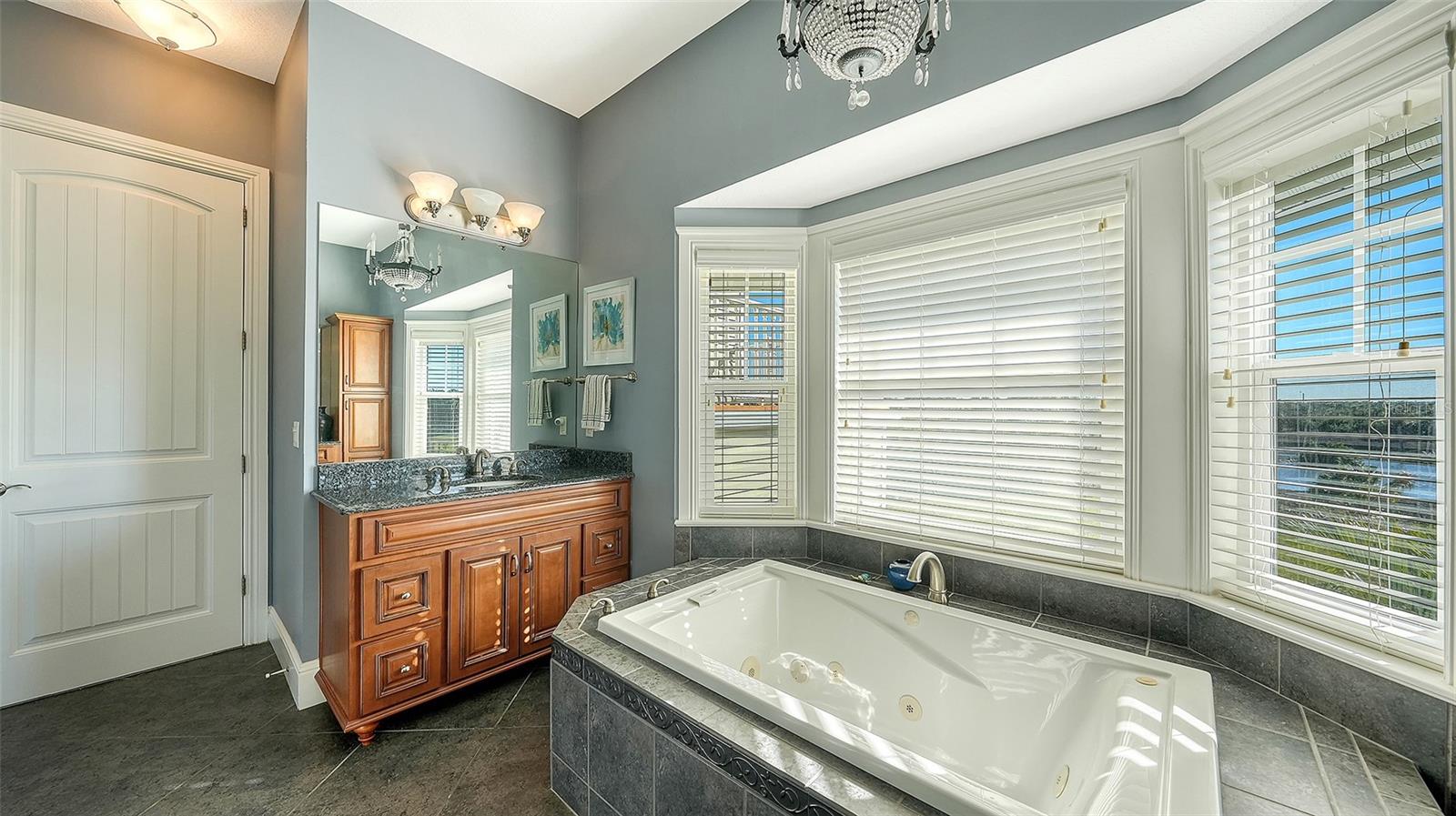 925 BAYSHORE DR — photo 37
