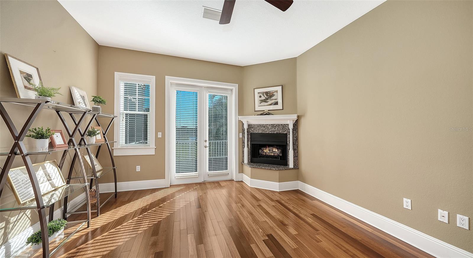 925 BAYSHORE DR — photo 17