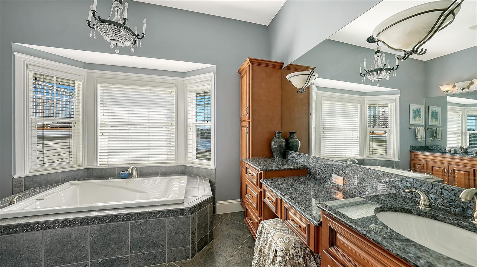 925 BAYSHORE DR — photo 36
