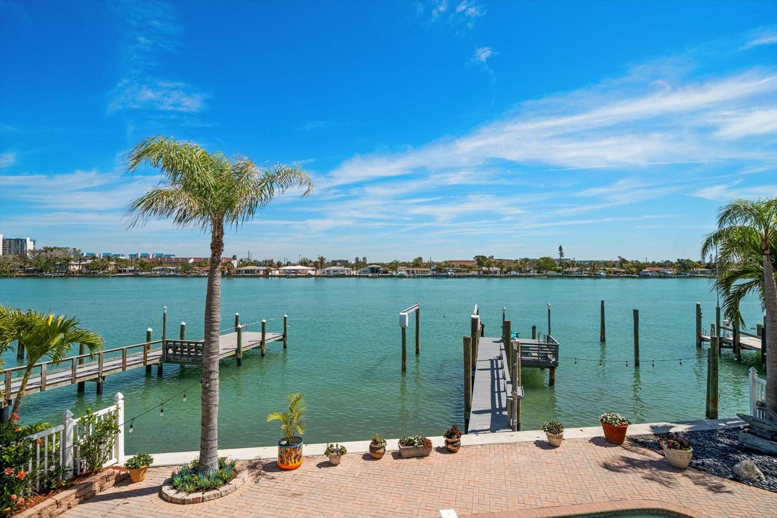 8685 E BAY DR — photo 4