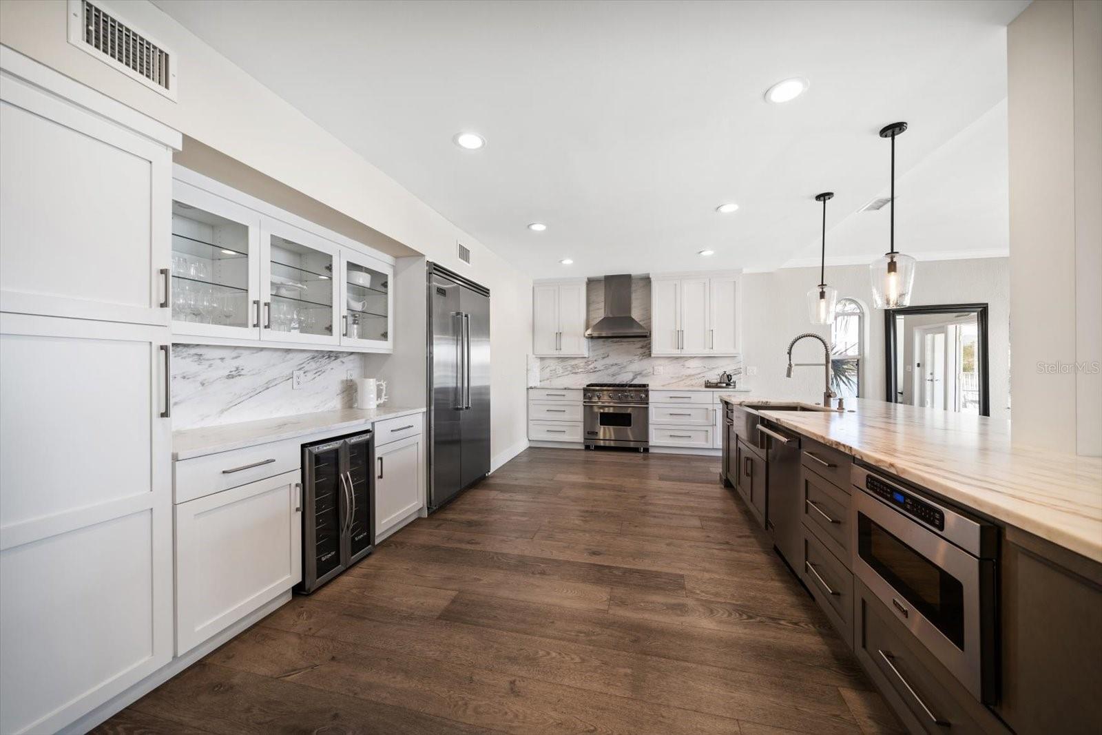 8685 E BAY DR — photo 9