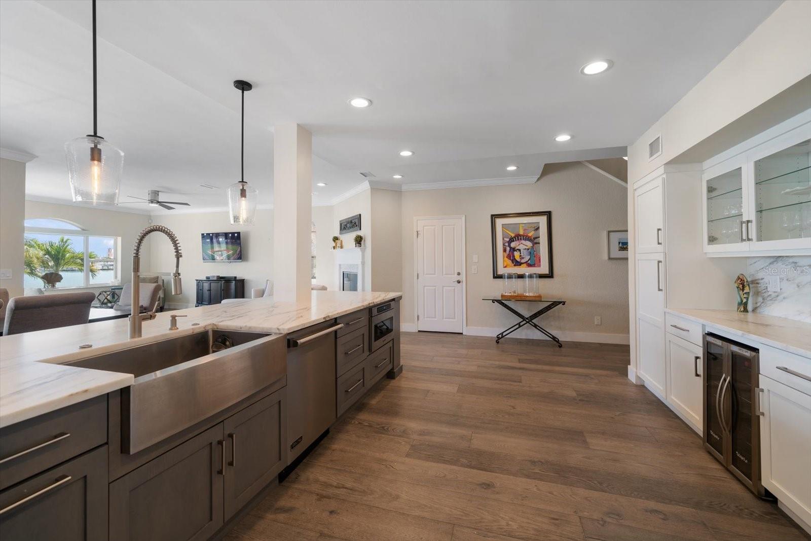 8685 E BAY DR — photo 8