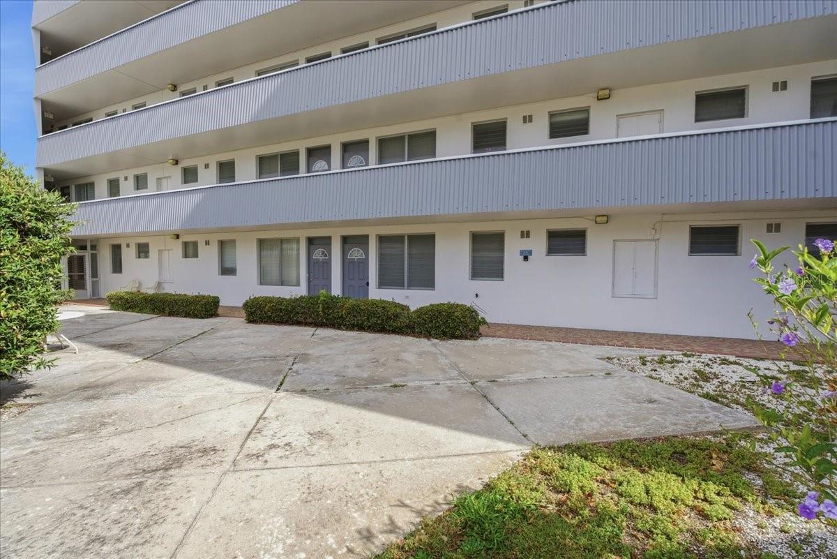 200 N BETTY LN #1C — photo 31