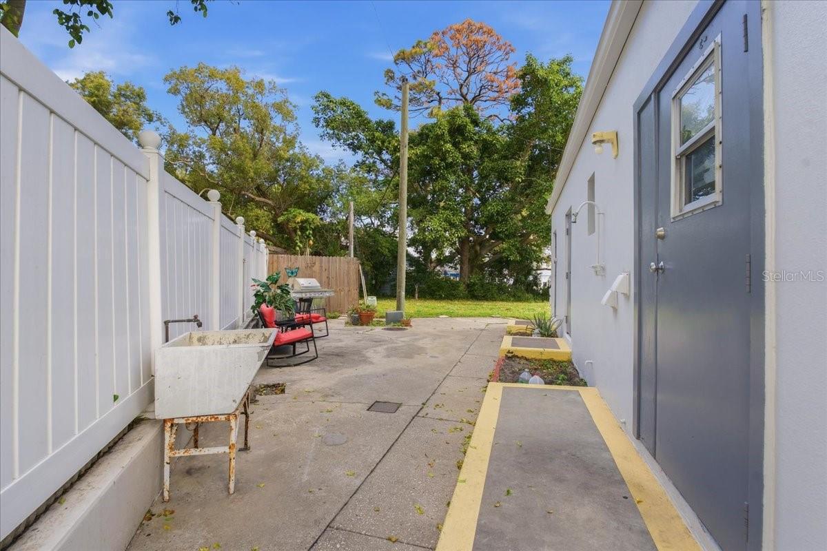 200 N BETTY LN #1C — photo 41