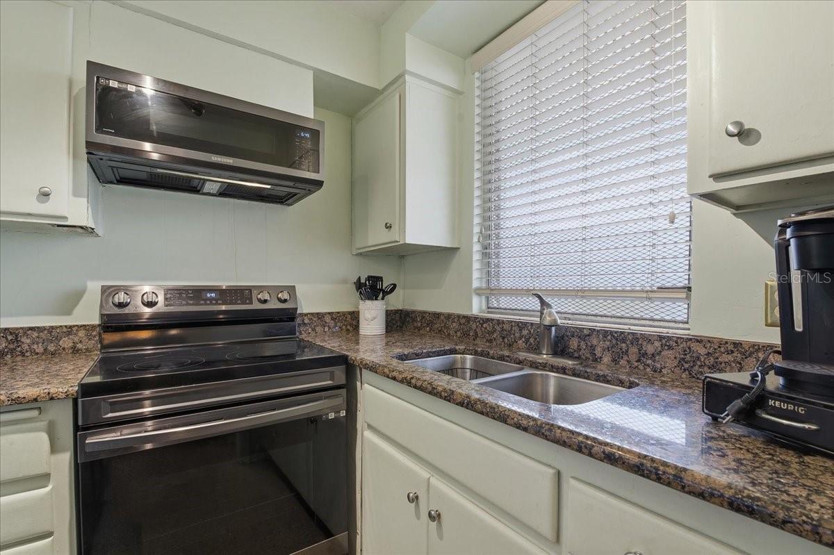 200 N BETTY LN #1C — photo 15