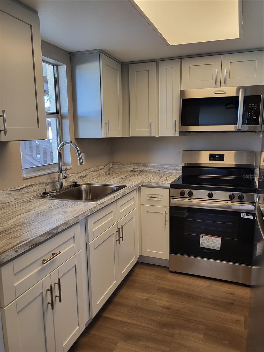 4956 HARBOR VILLA LN #103 — photo 3