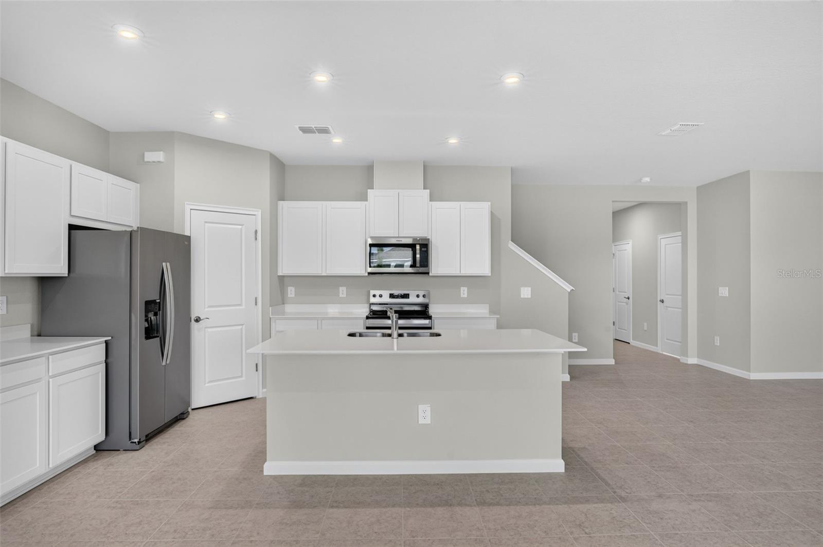 5628 SKYLIGHT WAY — photo 6
