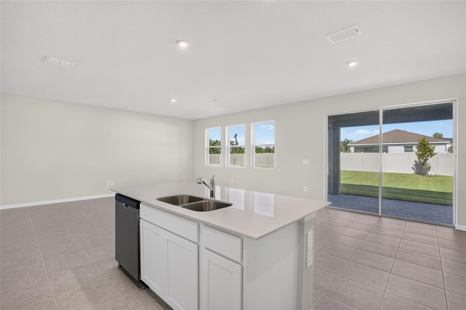 5628 SKYLIGHT WAY — photo 9