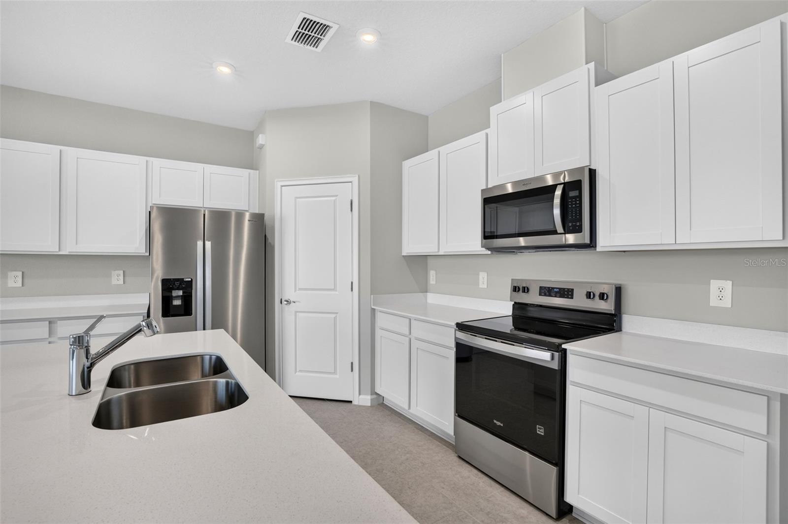 5628 SKYLIGHT WAY — photo 7