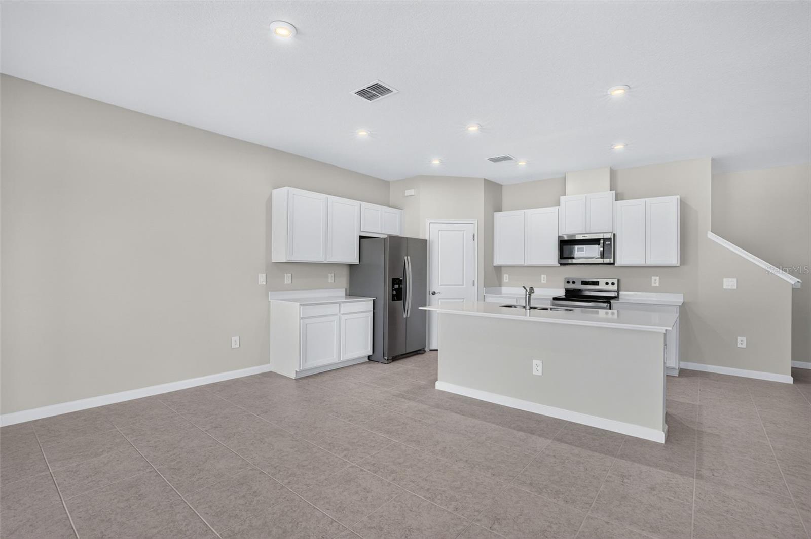 5628 SKYLIGHT WAY — photo 10
