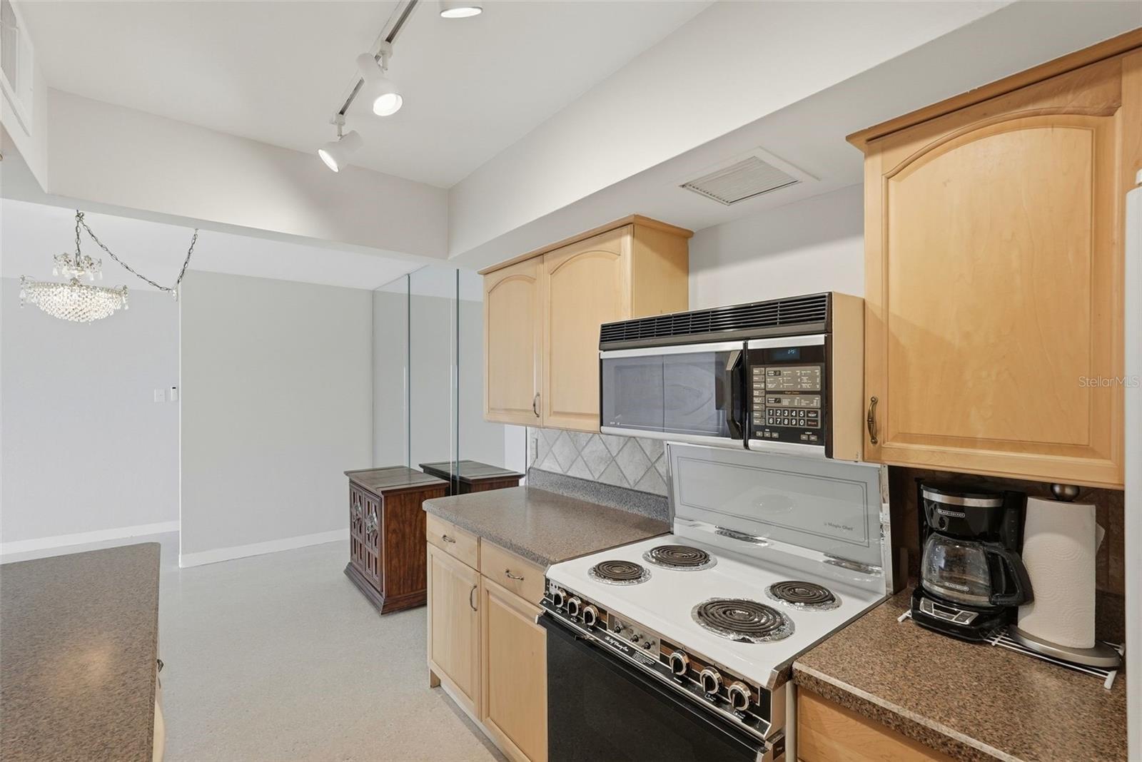 10355 PARADISE BLVD #608 — photo 29