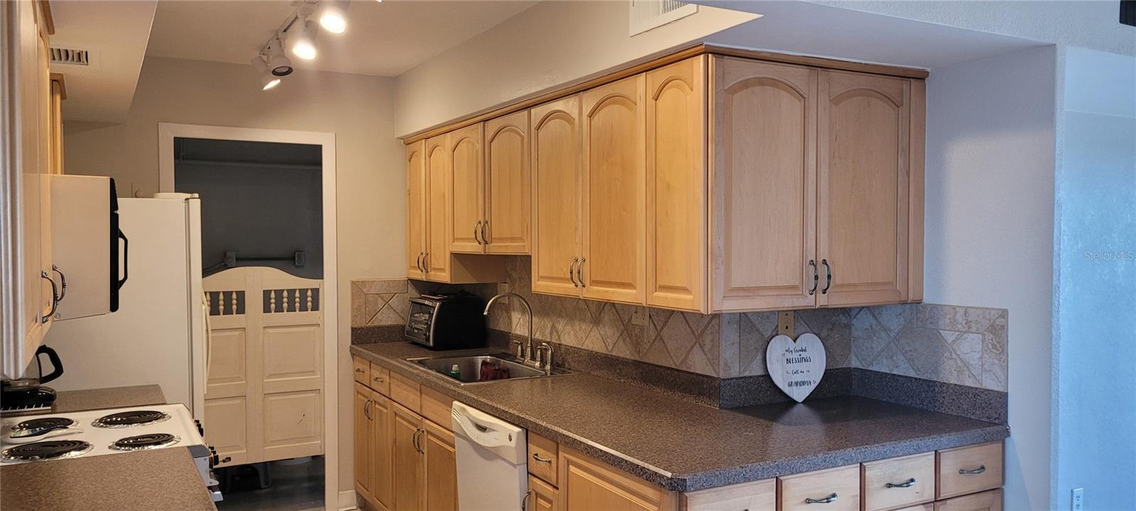 10355 PARADISE BLVD #608 — photo 27