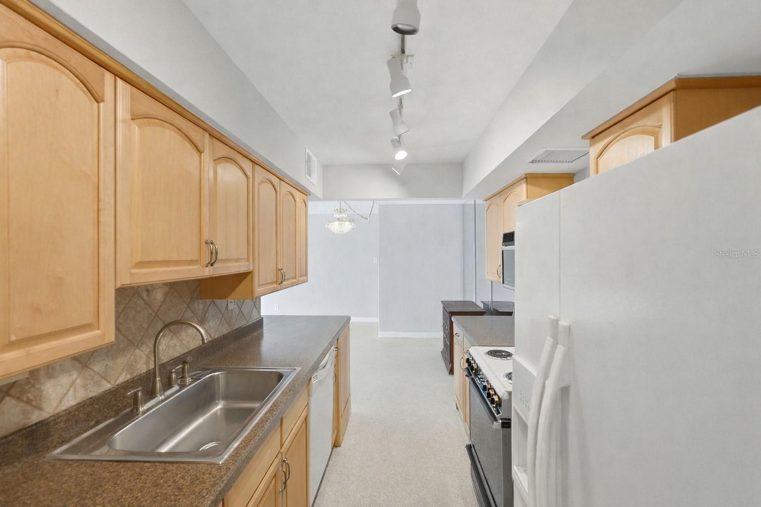 10355 PARADISE BLVD #608 — photo 26