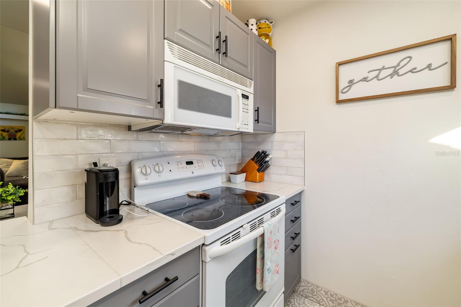 5023 VILLAGE GARDENS DR #29 — photo 11