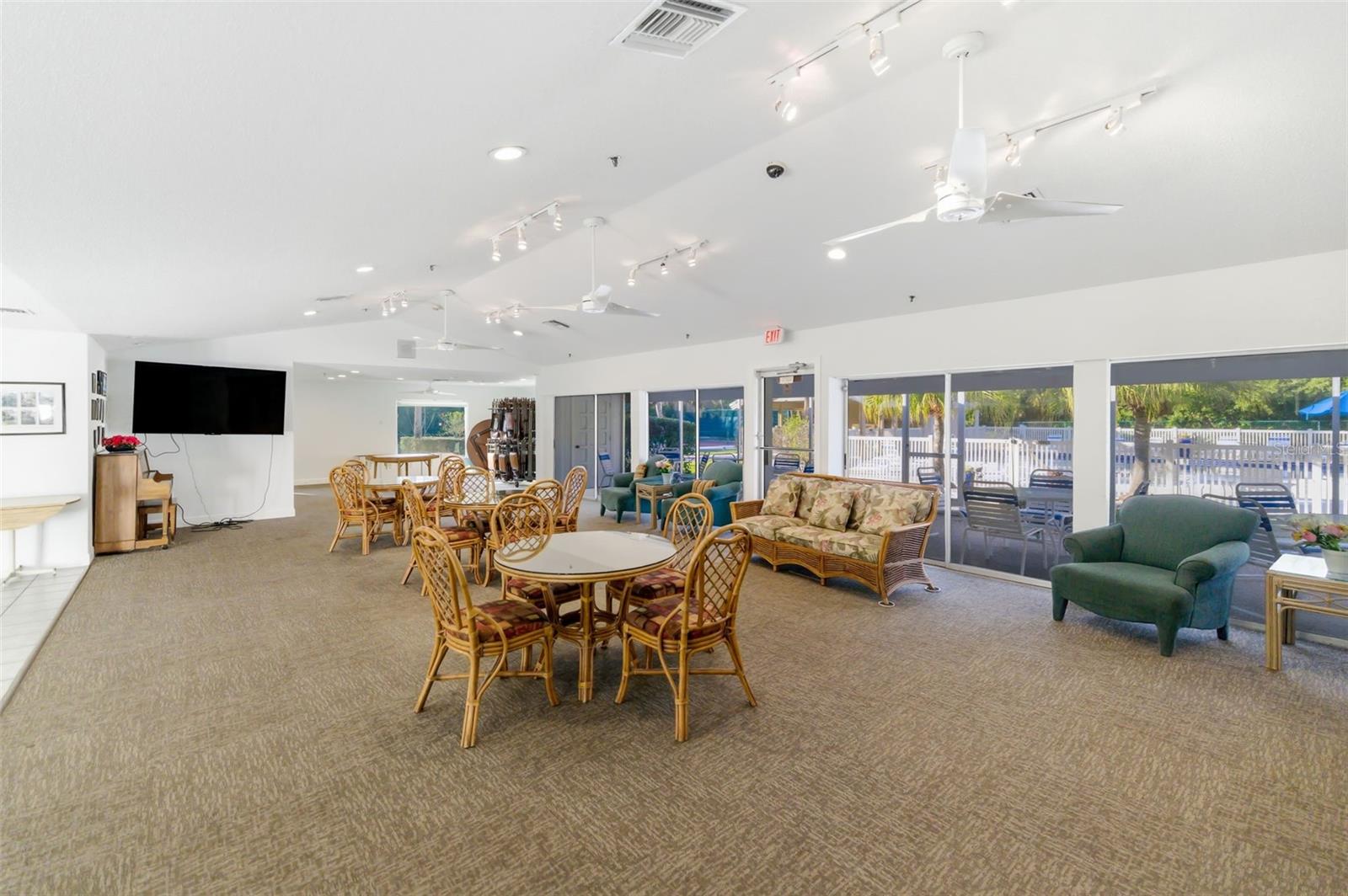 5023 VILLAGE GARDENS DR #29 — photo 41