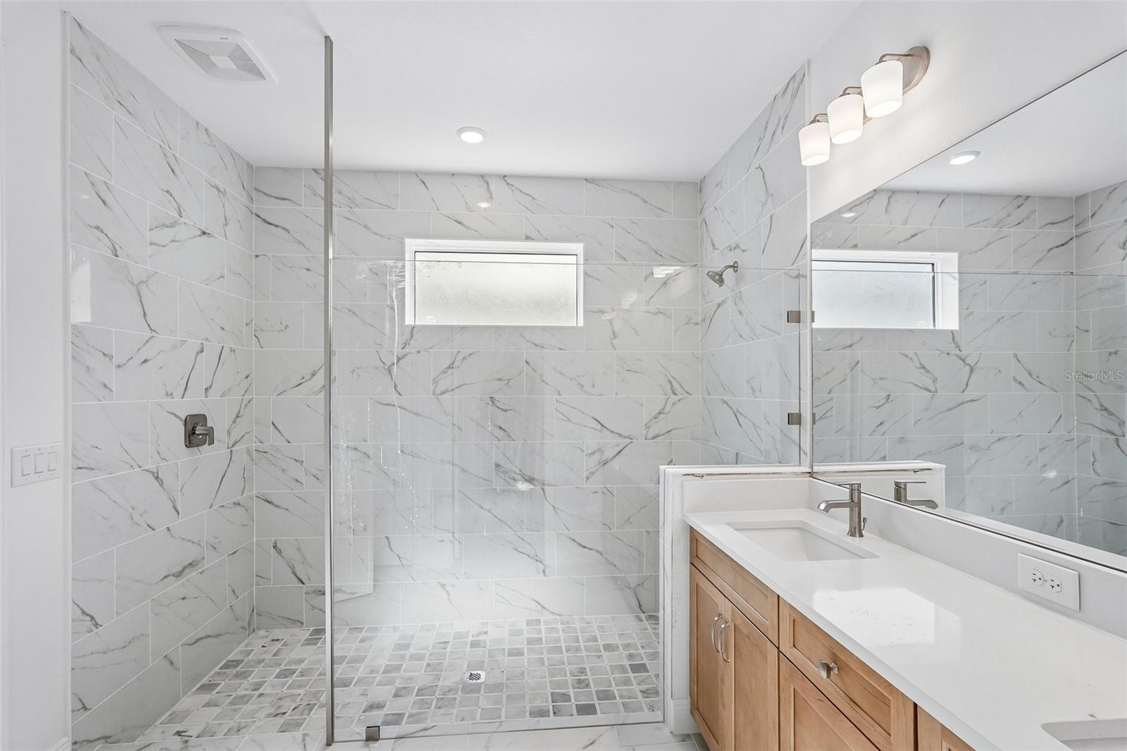 424 ALBERATA WAY — photo 17