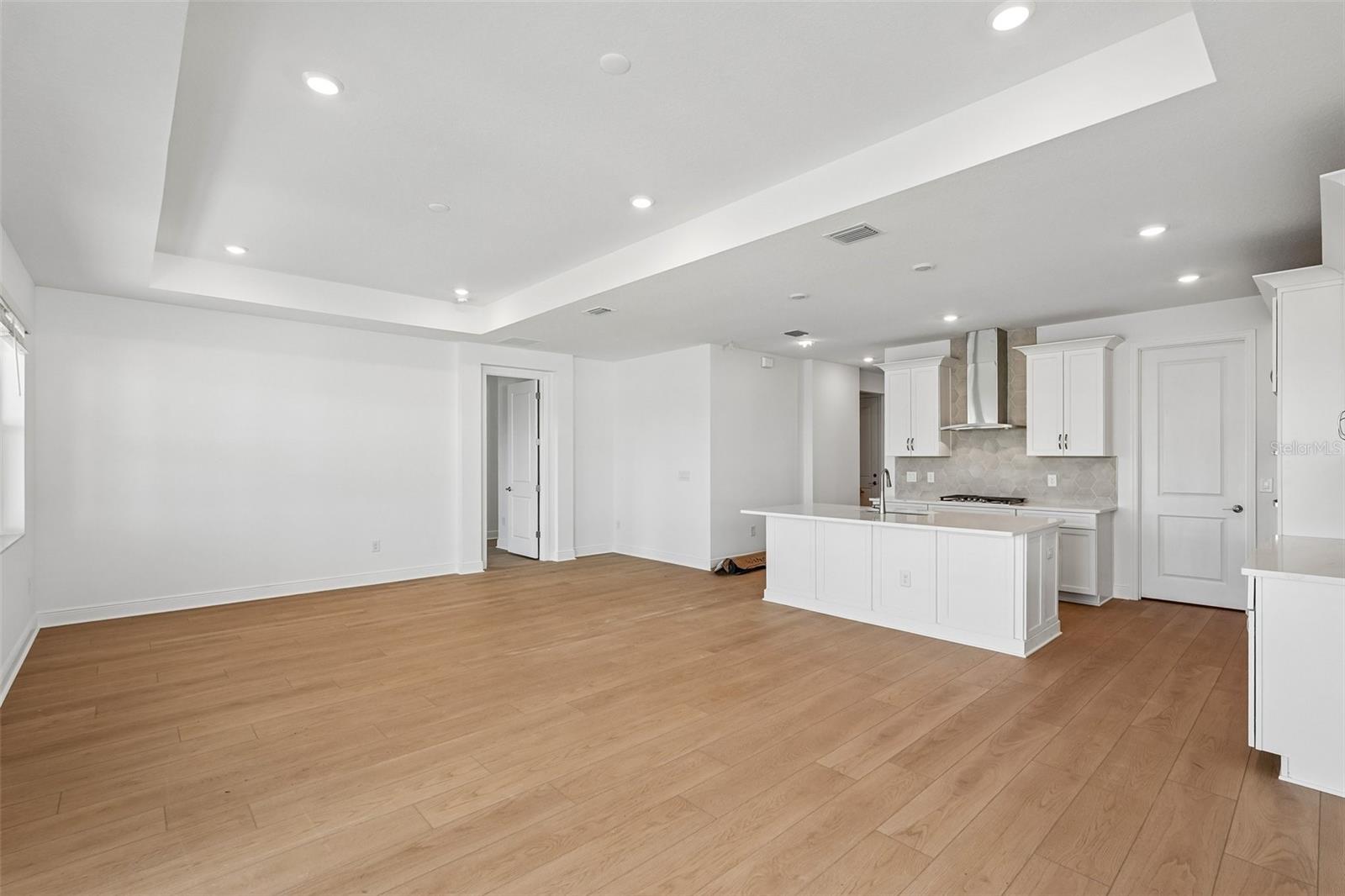 424 ALBERATA WAY — photo 7