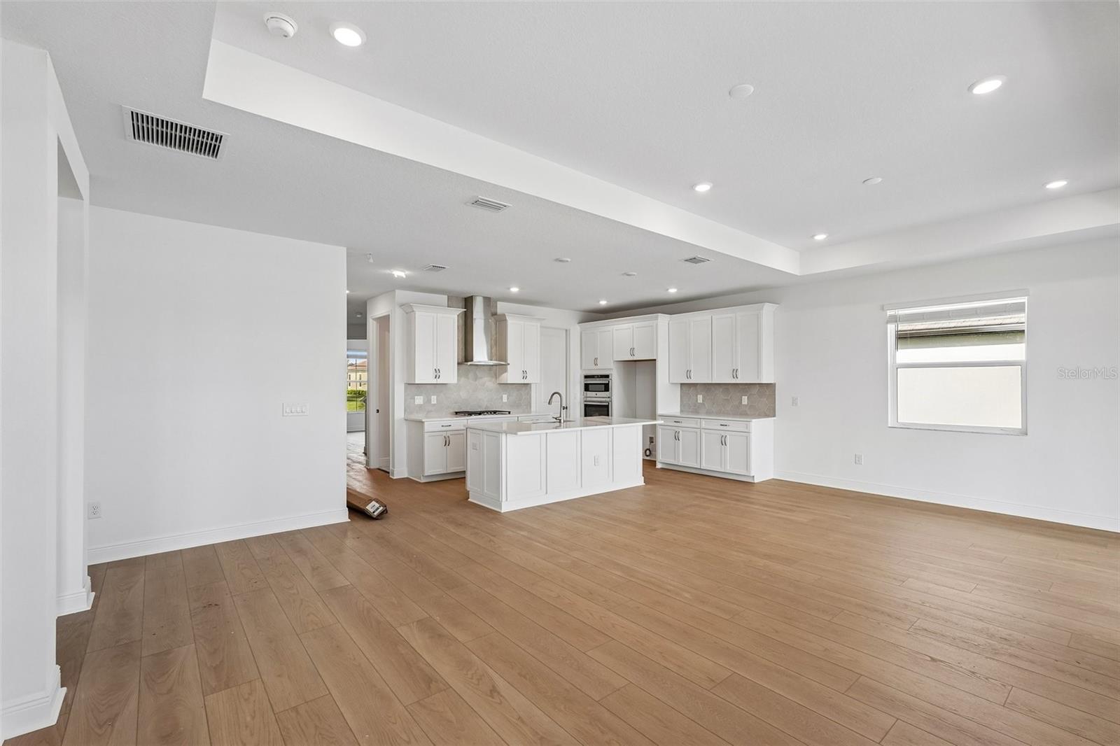 424 ALBERATA WAY — photo 8